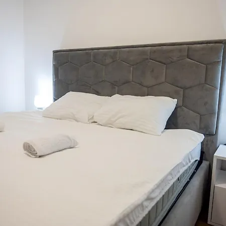 Stan Na Dan Tropico De Lux Banja Luka